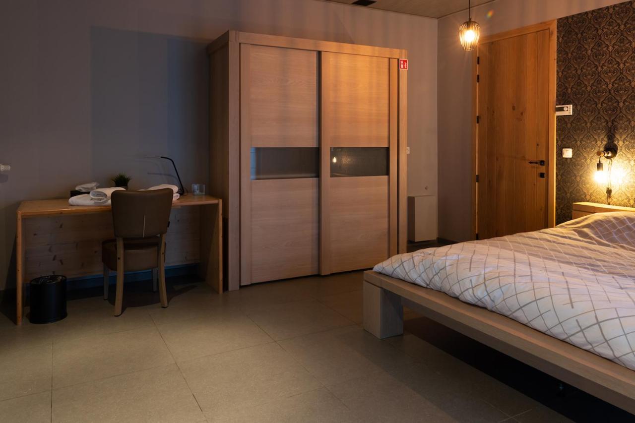 Oud Gemeentehuis Poelkapelle Екстер'єр фото