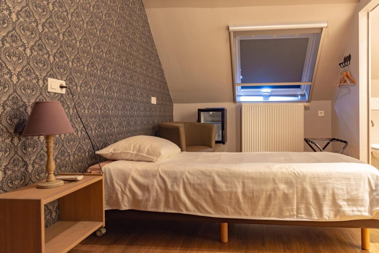 Oud Gemeentehuis Poelkapelle Екстер'єр фото