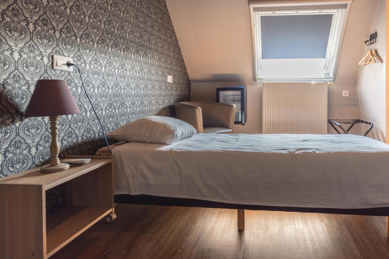 Oud Gemeentehuis Poelkapelle Екстер'єр фото